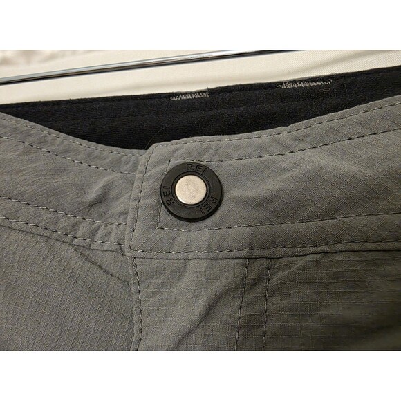 REI Grey and Black Nylon Shorts Hiking Camping Outdoors Men’s 36 - Picture 2 of 5